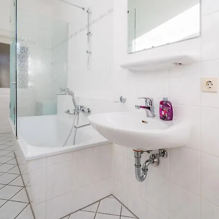 Traumhafte Jugendstilwohnung In Zentraler Lage Apartment *