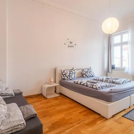 Apartment Traumhafte Jugendstilwohnung In Zentraler Lage *