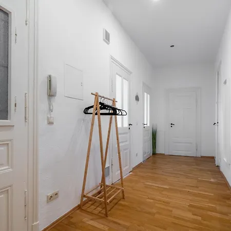 Apartment Traumhafte Jugendstilwohnung In Zentraler Lage Leipzig