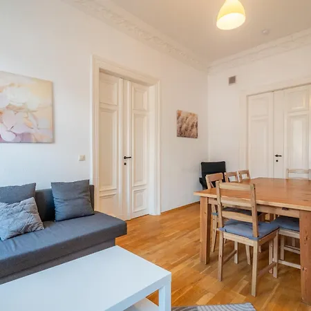 Traumhafte Jugendstilwohnung In Zentraler Lage Apartment *