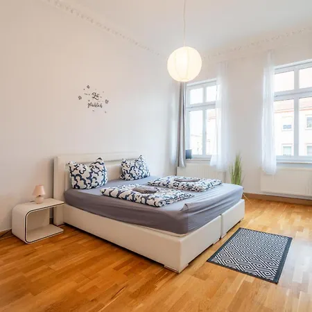 Apartment Traumhafte Jugendstilwohnung In Zentraler Lage *