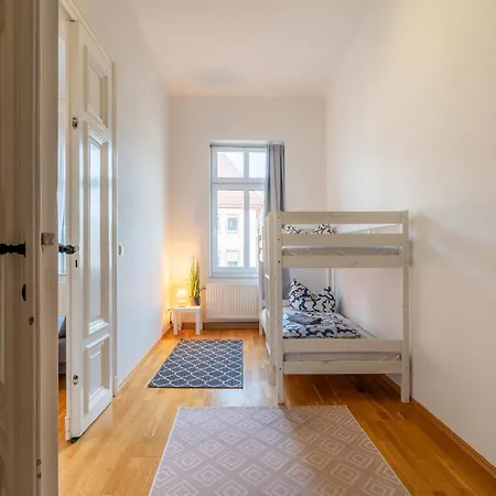 Apartment Traumhafte Jugendstilwohnung In Zentraler Lage