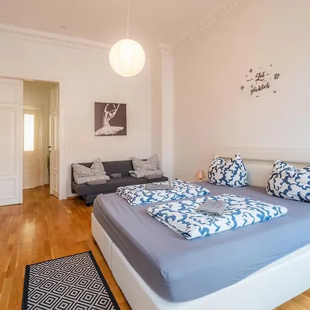 Traumhafte Jugendstilwohnung In Zentraler Lage * Leipzig