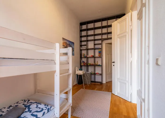 Traumhafte Jugendstilwohnung In Zentraler Lage Am Zoo Апартаменты